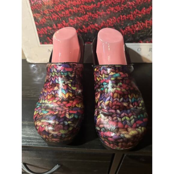 Dansko Clogs size 40 Chunky Yarn Sweater Knit Print - Picture 4 of 10